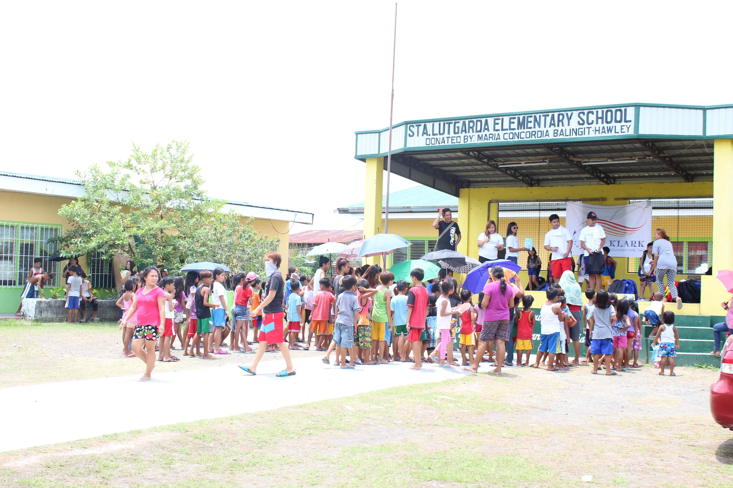 Back to School Supplied by KLARK: SANTA LUTGARDA ES!