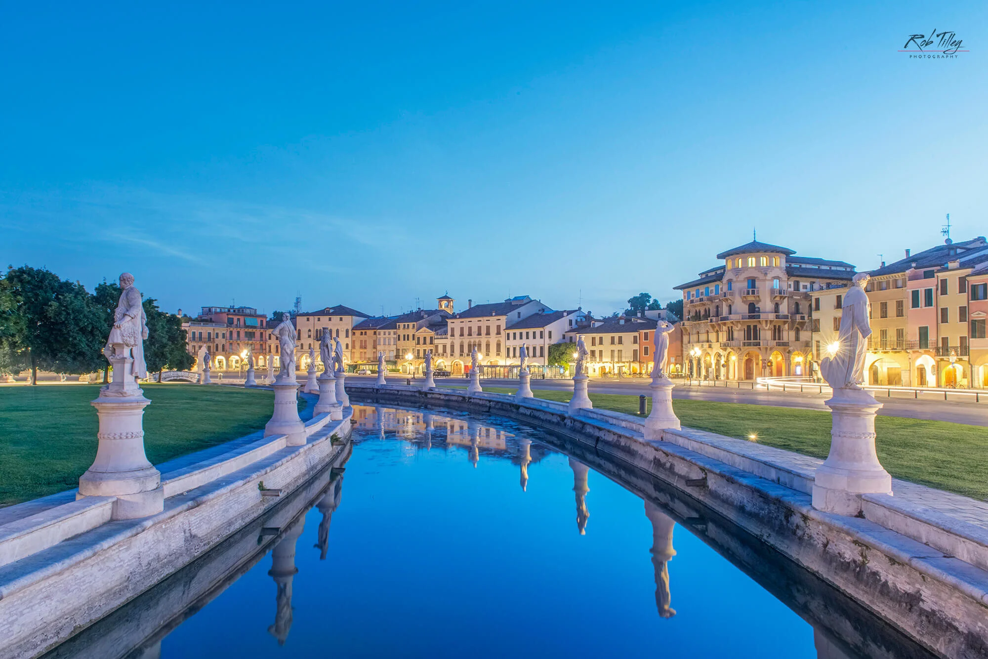 Prato della Valle Dawn.jpg