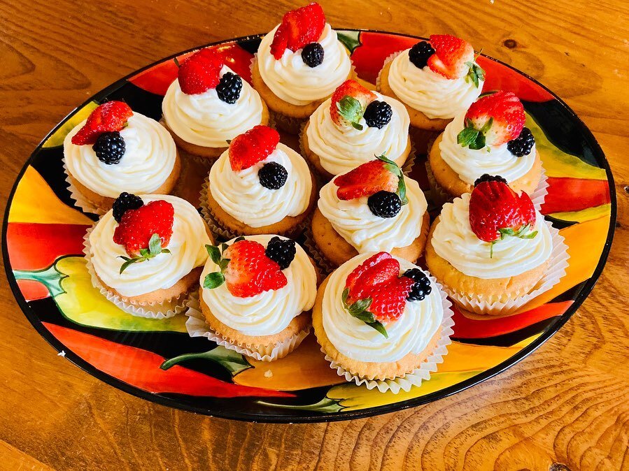 Kooool Summer Cupcakes!!! These berry topped vanilla cupcakes are such a striking and amazing array of colors!! Here&rsquo;s the kicker, they taste even better! 🍓🍓🍓
-
-
-

#cupcakes #strawberries #blackberries #summervibes #summerbaking #sweettoot