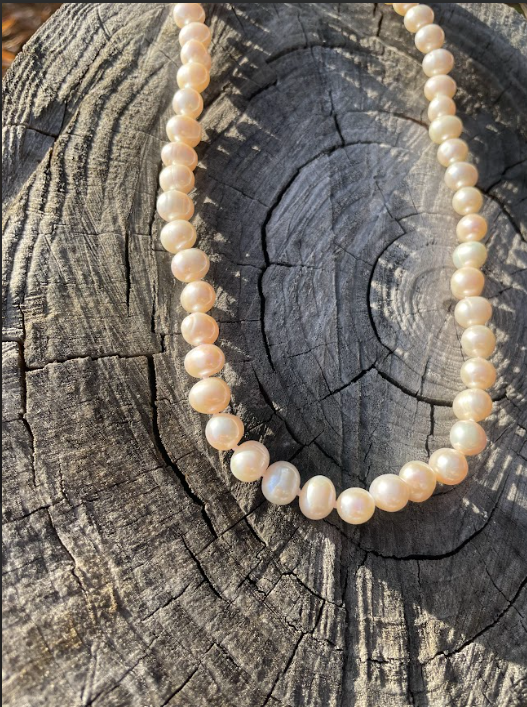 stunning white freshwater pearl necklace