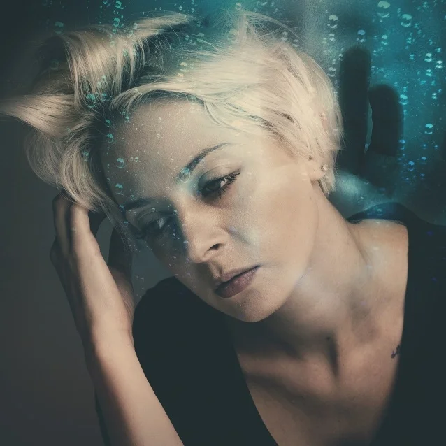 woman-3351794_1920.jpg