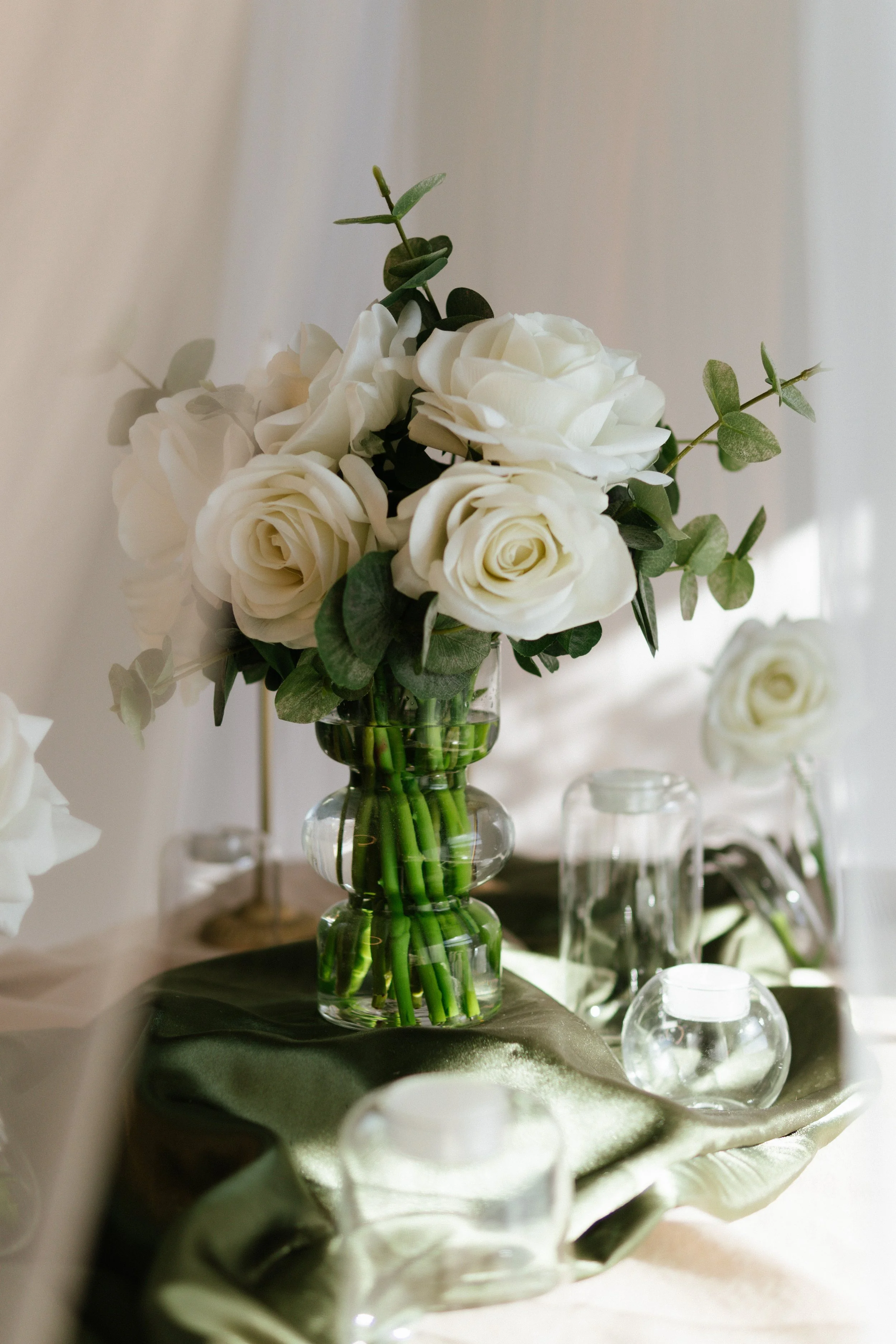 Brideandbloom_Floral_Arrangements_Wedding_Decor_Realtouch_flowers_Bride-20.jpg