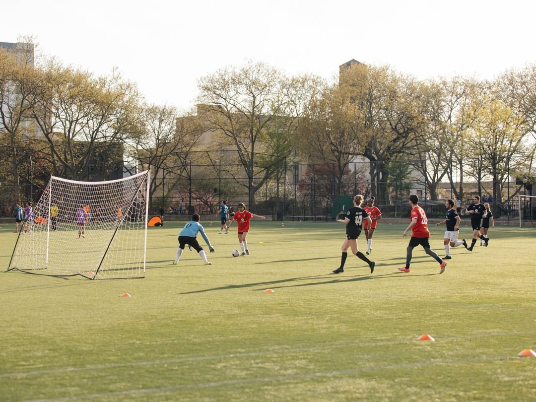 If you're a beginner, Just Do It @ DeWitt... Get it? 🥴✔

🗓️ Sundays | Midtown West (DeWitt Clinton Park) | 7v7 (New to Soccer) | P5

❄️ ONLY ONE TEAM SPOT LEFT FOR WINTER ❄️

📍 @nycparks