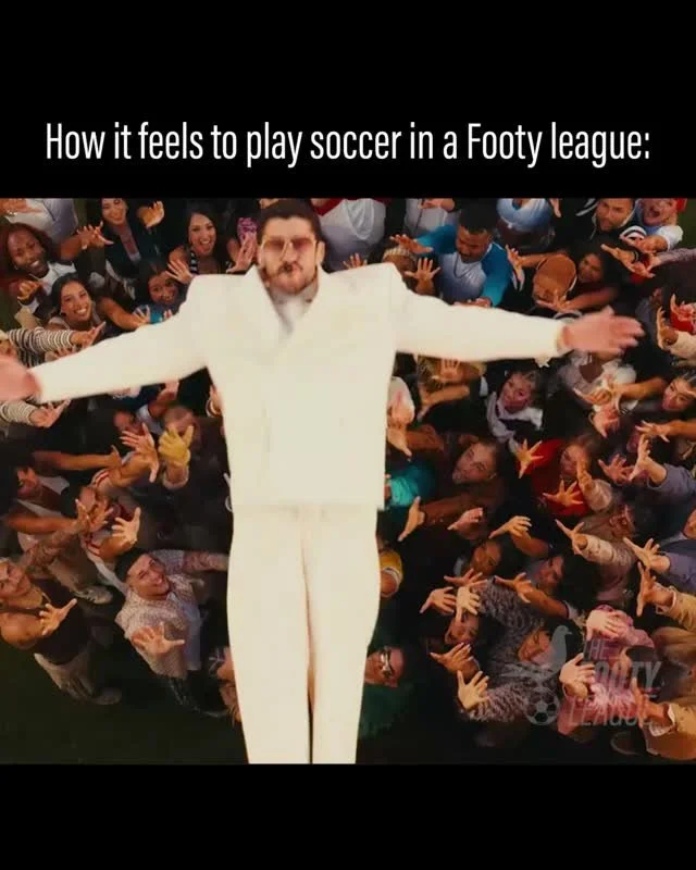 F&uacute;tbol ⚽️ or Foot Ball 🏈? Which would @badbunnypr choose?