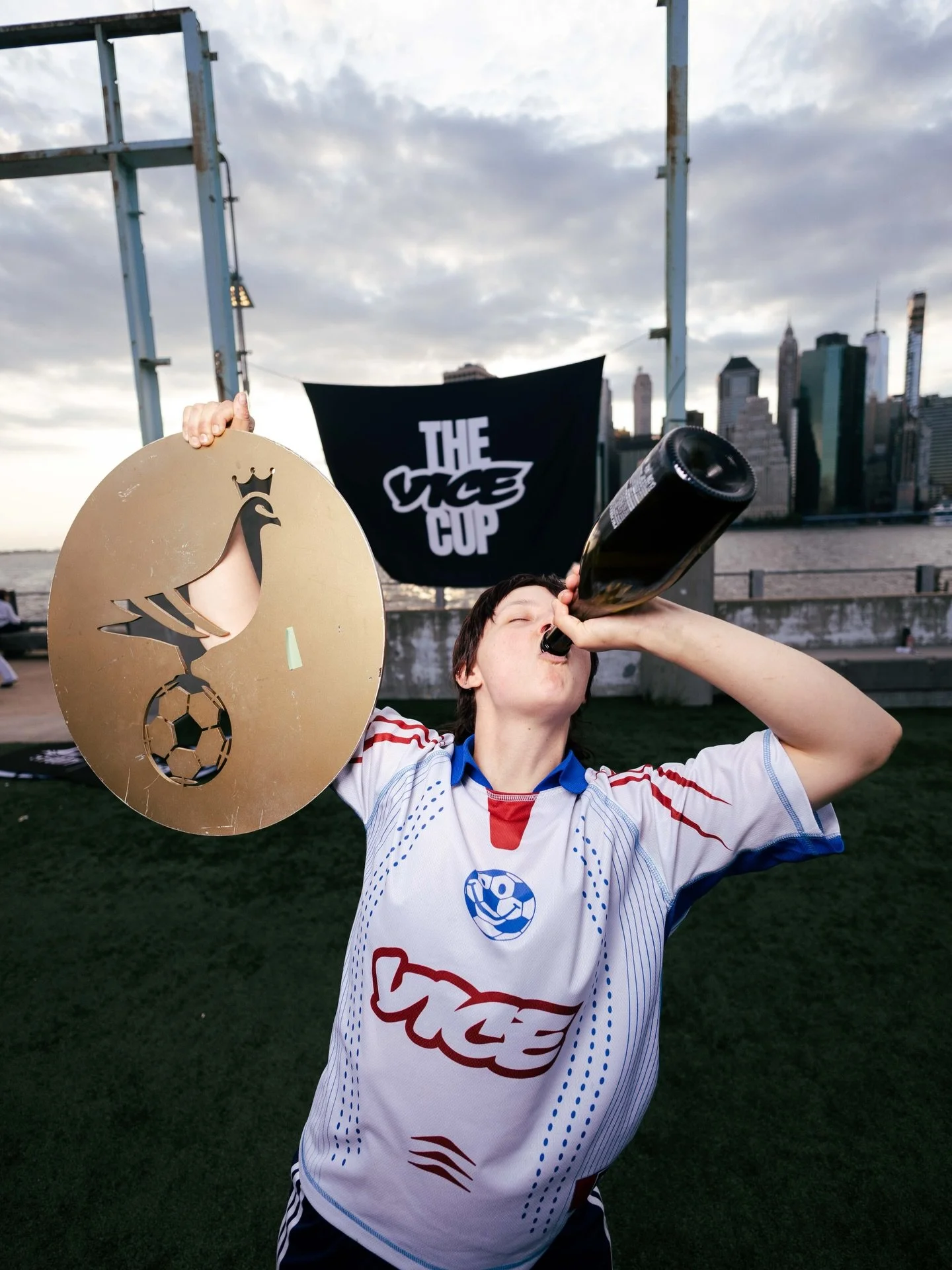 The Vice Cup caught on camera 📸 where soccer belongs to everyone. 💙⚽️ But the trophy belonged to few 🏆

@nycfootyofficial 🤝 @vicesports