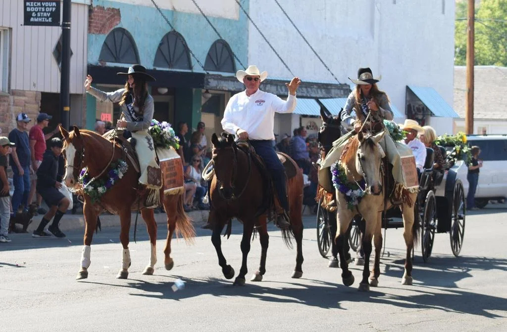 Parade — Lake County Round Up