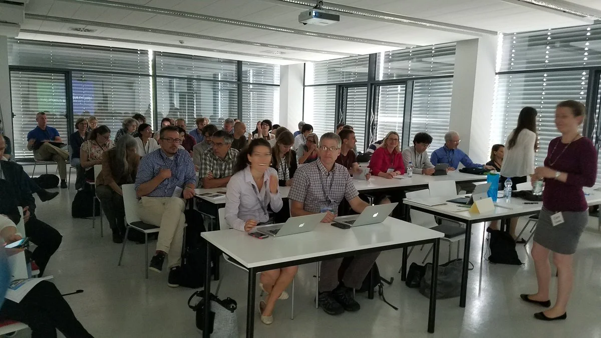 A packed room for one of the chemistry sessions.