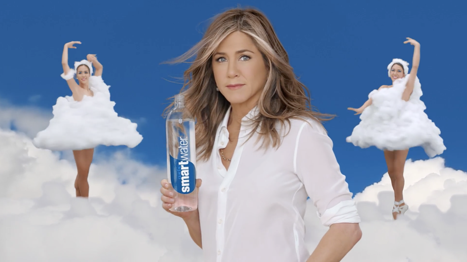 Молоко в большом городе. Женский образ в рекламе. Реклама воды.