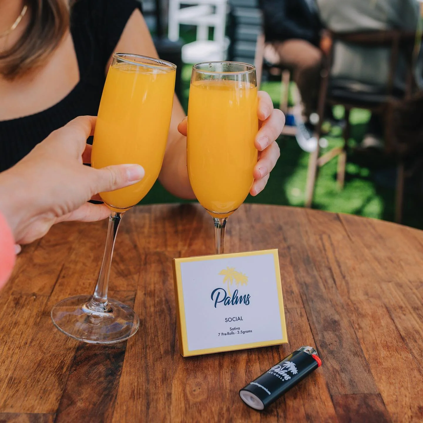 It&rsquo;s Friday🌴🥂🌴Cheers to another week and weekend plans! #social #tgif