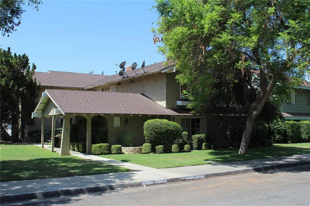1950 Evergreen St, La Verne $930,000 4 Units | $236,250/unit | $58,140 GSI | 4,336 SqFt | Built in 1965 | $214.48/sqft