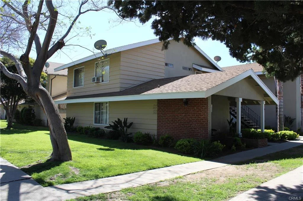 2022 Evergeen St, La Verne $960,000 4 Units | $242,250/unit | $59,280 GSI | 4,366 SqFt | Built in 1965 | $219.88/sqft