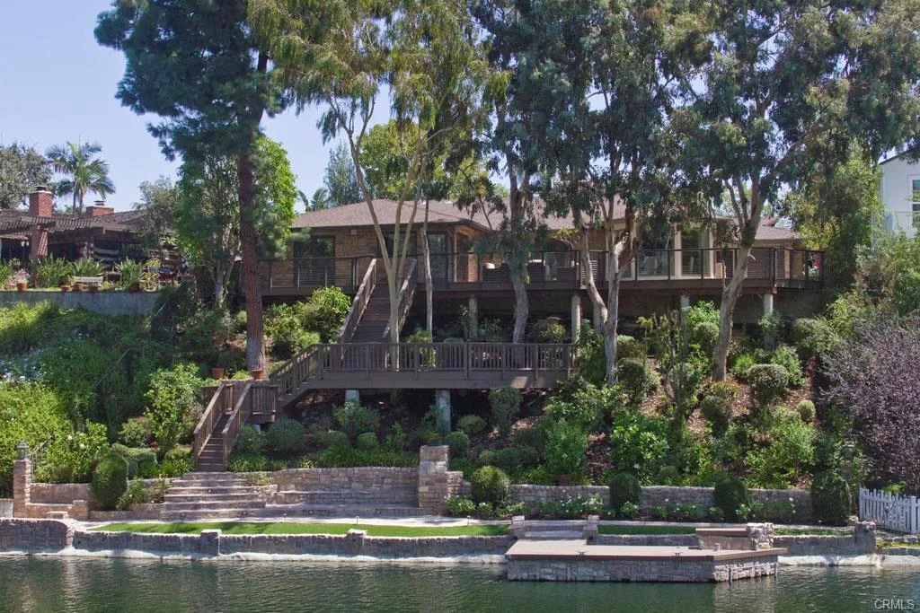 2307 Heather Ln, Newport Beach $2,060,000 SFR | 3 Beds | 3 Baths | 2,374 sqft | 13,840 sqft lot | Built in 1961 | $867.73/sqft