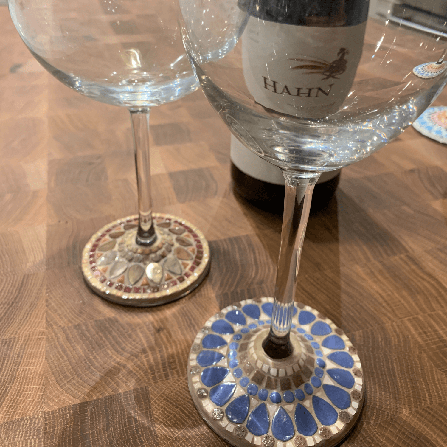 mosaicwineglassbluebrown.png
