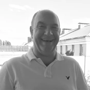 Robert leads the strategic operational delivery, procurement, design and construction functions for igloo. A respected chartered construction manager, Robert has over 30 years’ senior managerial experience in UK development, construction, civil engineering, housebuilding and mixed use urban regeneration areas.