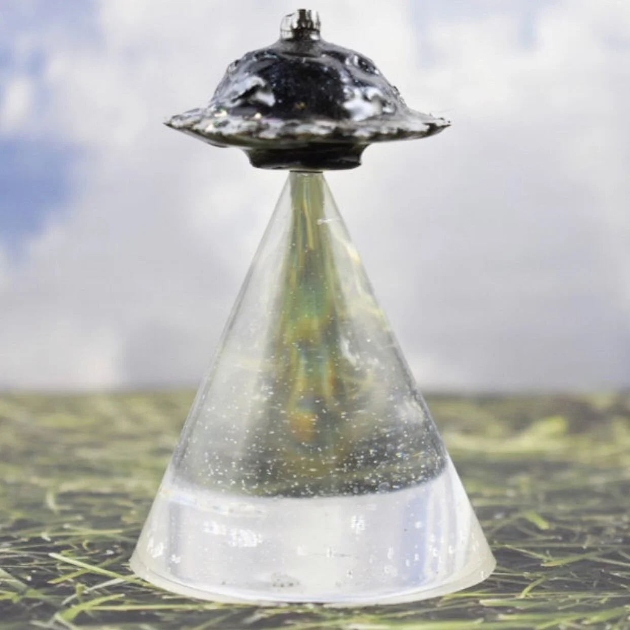 The Cielo Planetship 🛸 

#GreetingsOuterSpace #UFO #art #alienartworld #surrealismworld #sculpture #elevateyourcraft #imready #alien #epoxy #etsyseller #polymerclay #resinobsession #mixedmedia #space #ufoart #planetshipAbduction #planetship #planets