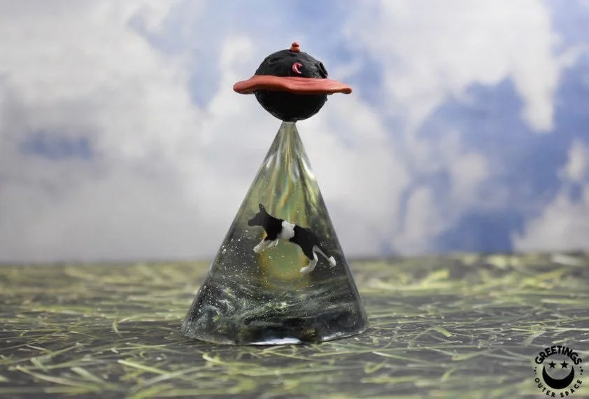 The Castana Planetship 🛸 

#GreetingsOuterSpace #UFO #art #alienartworld #ovni #ufos #ovnis #mufon #ufofiles #ufology #roswell #ufologia #area51👽 #ufohunter #spaceship #spacecraft #ufocatcher #spaceships #unidentified #ufosighting #flyingobjects #u