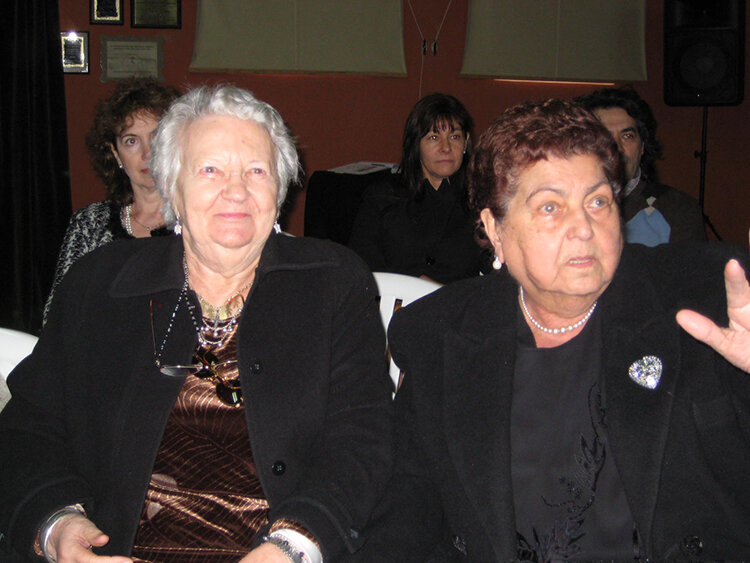 1 Elisabetha de Preto y Ancilla de Henninger, dos inmigrantes de 1948.jpg