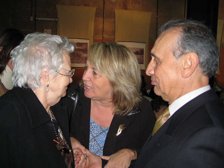 2 Franco y Angela Borsari junto a Elisabetta de Preto.jpg
