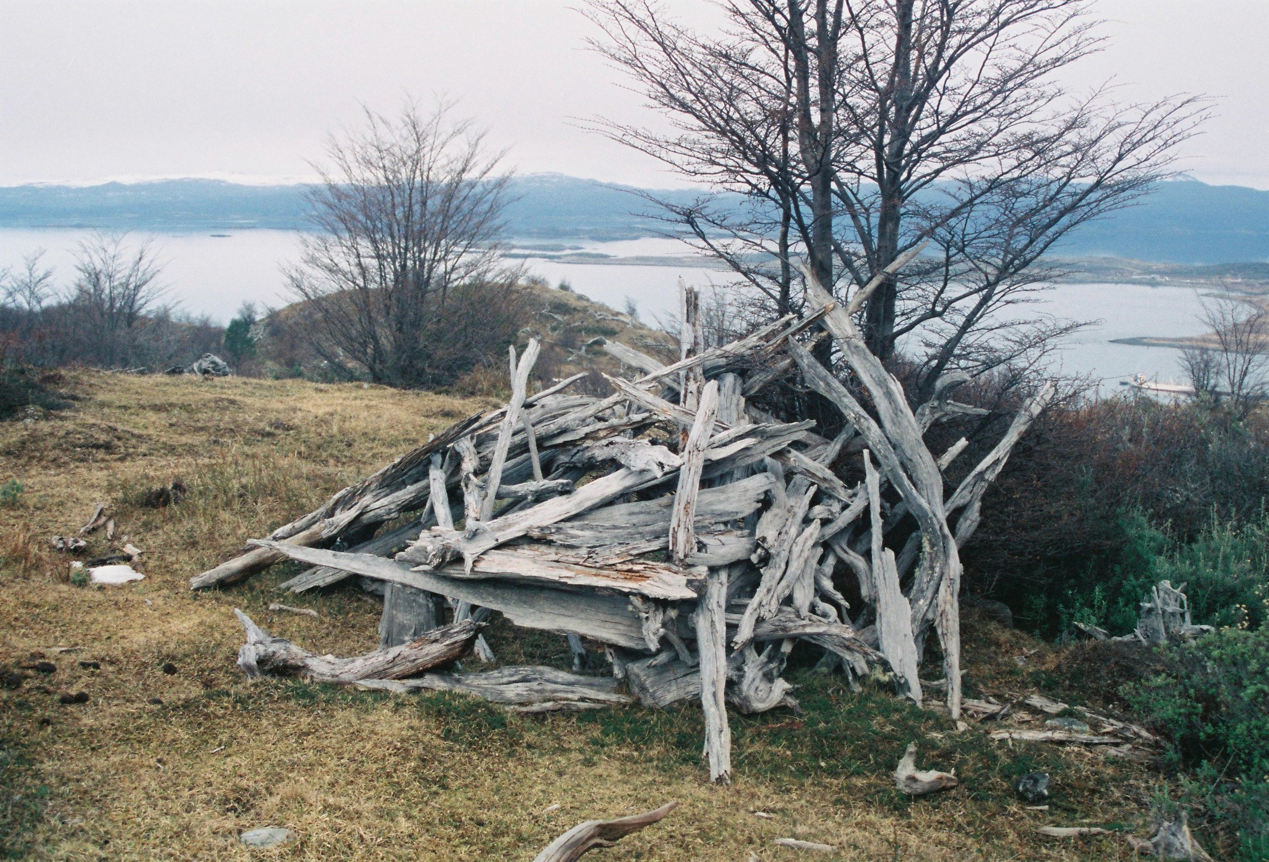 4 BLUM - CABANE Ushuaia 1993.jpeg