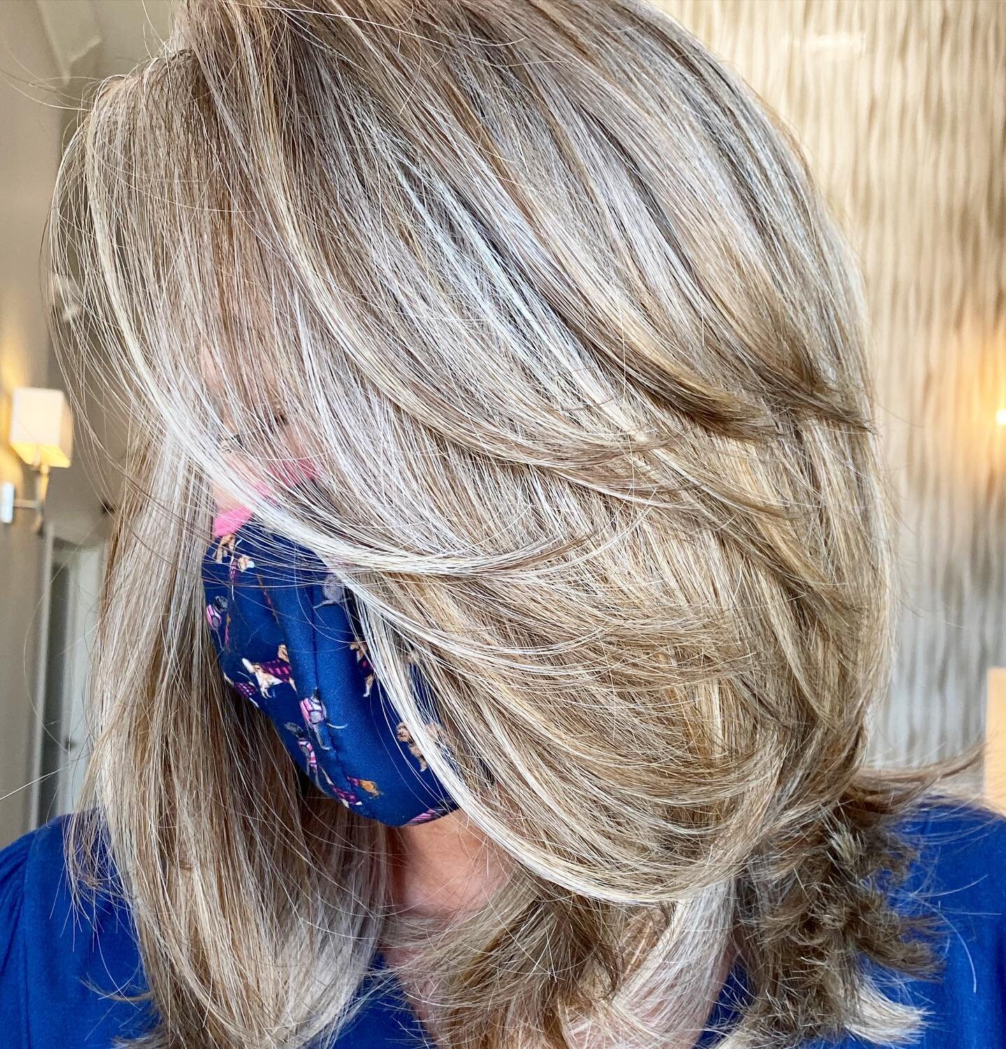 Amazingly thick and healthy hair, added a few highlights to help with natural grow out and an incredible cut. Gorgeous!!!
#savannahdoesmyhair #remedysalon #thickhair #itsallaboutthecut #silversisters #naturalbeauty #healthyhair #womenscut #womenscuts