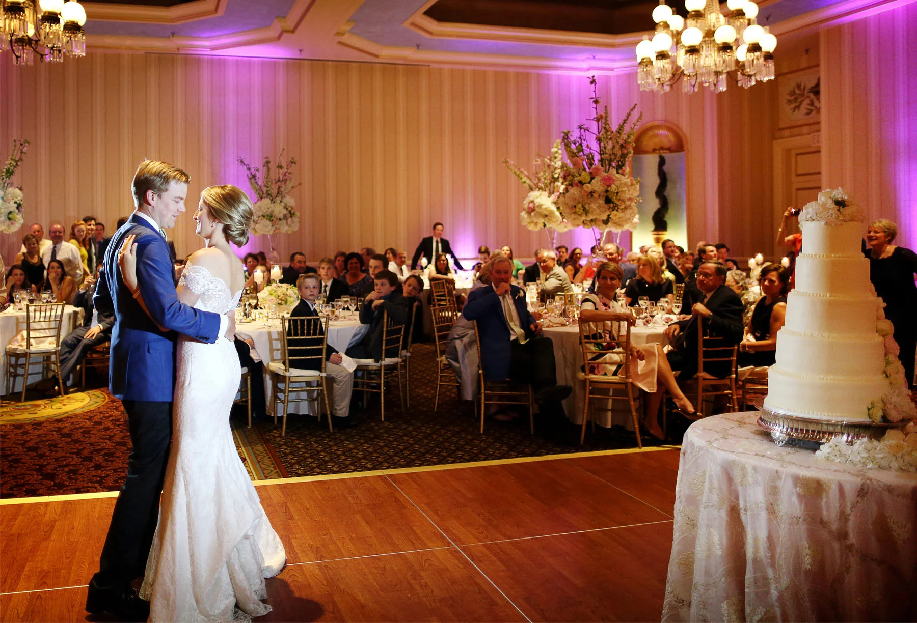 17-St-Paul-Minnesota-Wedding-Photography-by-Vick-Photography-Saint-Paul-Hotel-First-Dance-Leah-&-Charles.jpg