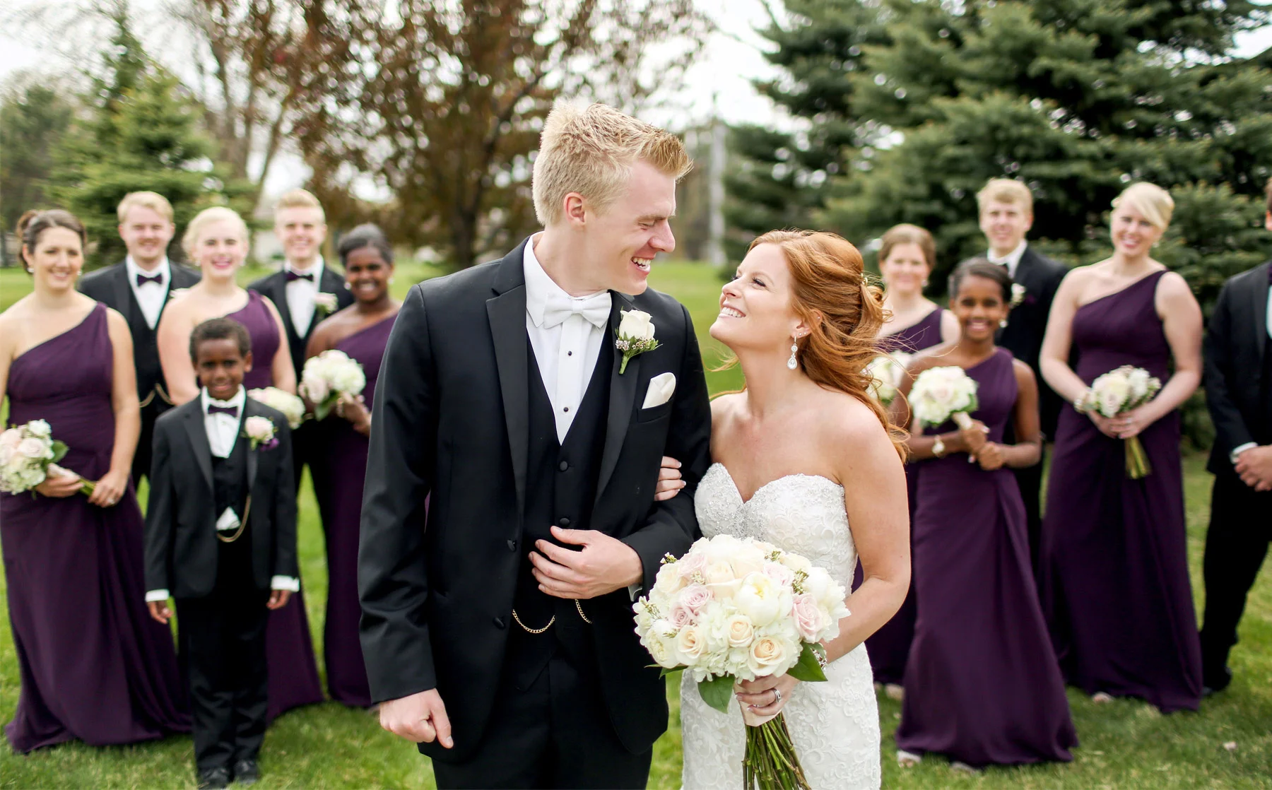 06-Minneapolis-Minnesota-Wedding-Photography-by-Vick-Photography-Wedding-Party-Group-Tianna-&-Matt.jpg