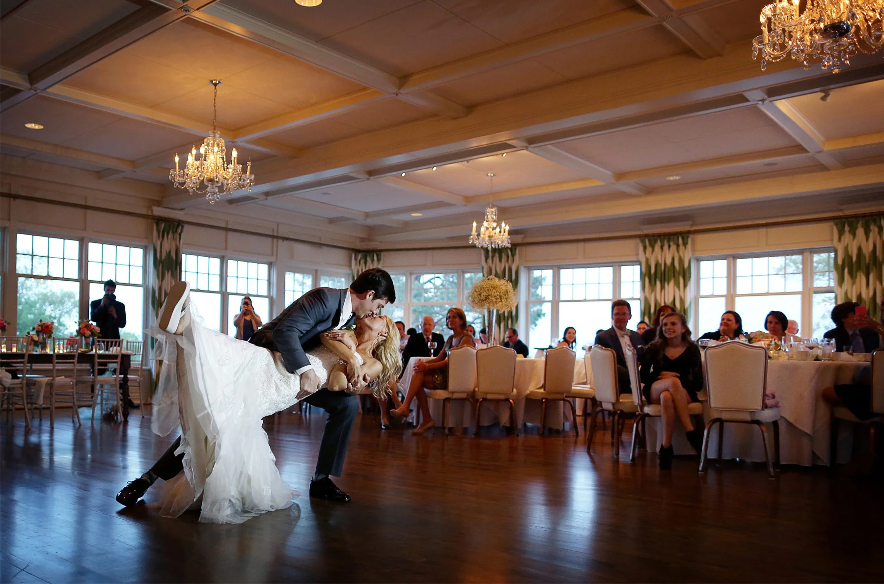21-Minneapolis-Minnesota-Wedding-Photography-by-Vick-Photography-at-Minikahda-Country-Club-Reception-First-Dance-Sarah-&-Chad.jpg