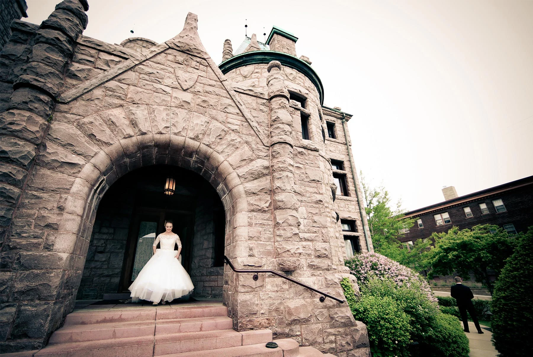 07-Minneapolis-Minnesota-Wedding-Photography-by-Vick-Photography--Van-Dusen-Mansion-First-Look-Bride.jpg