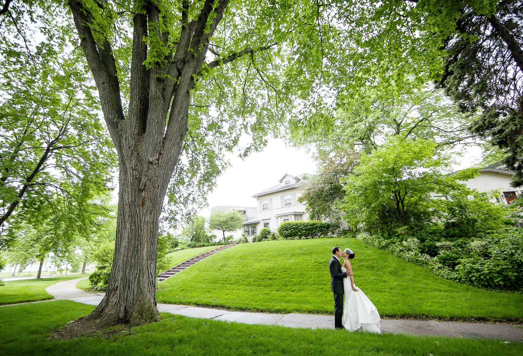 05-Minneapolis-Minnesota-Wedding-Photography-by-Vick-Photography-First-Look-Leticia-&-Jay.jpg