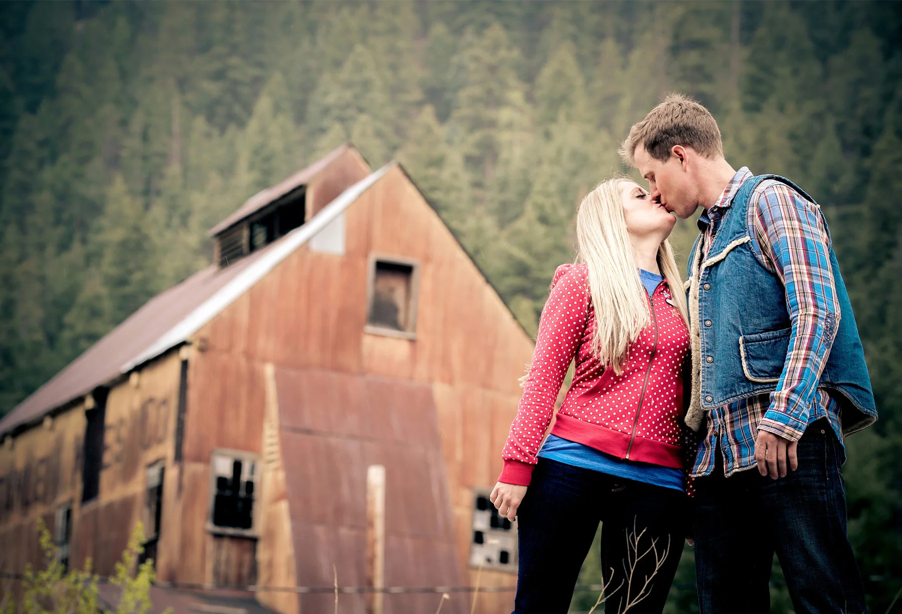 05-Denver-Colorado-Vail-Engagement-Photography-by-Vick-Photography-Winter-Engagement-Rustic-Mountains-Lucy-&-Matt.jpg