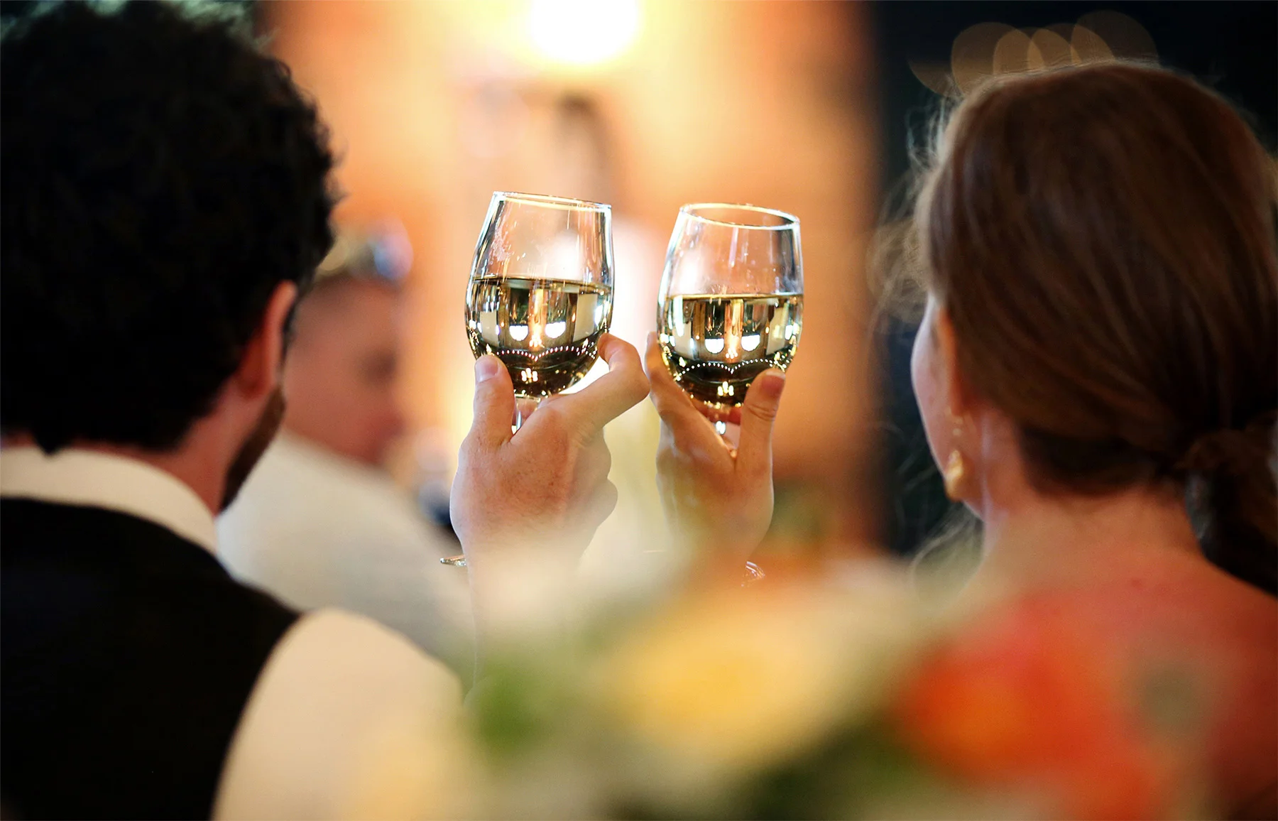 23-Minneapolis-Minnesota-Wedding-Photography-by-Vick-Photography-Downtown-Reception-Nicollet-Island-Pavillion-Toasting-Sarah-&-Tom.jpg