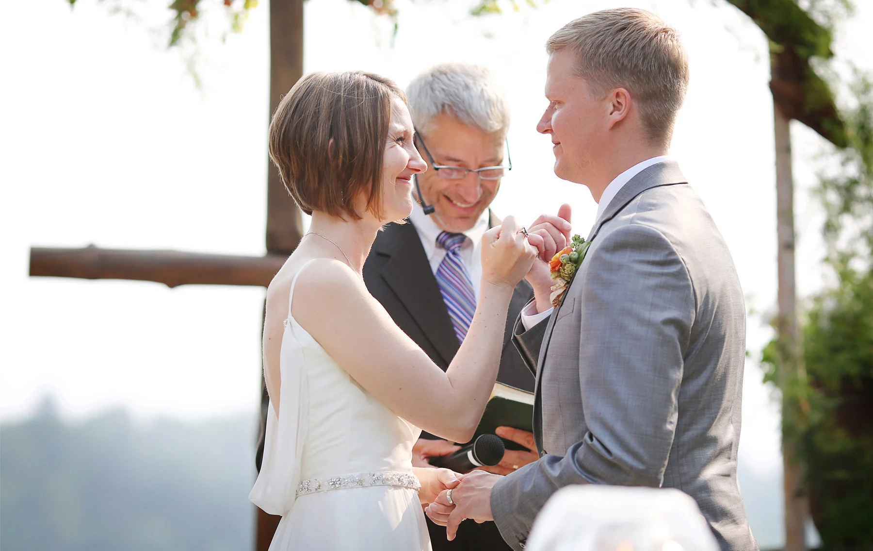 12-Wisconsin-Wedding-Photography-by-Vick-Photography-Destination-Wedding-Midwest-Trego-Lake-Ceremony-Outdoor-Pinky-Promise-Brittany-&-Matthew.jpg