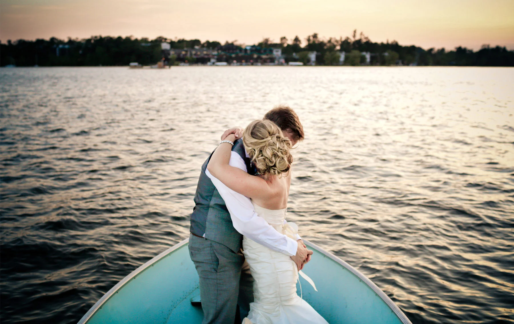 17-Brainerd-Minnesota-Wedding-Photography-by-Vick-Photography-Craguns-Resort-Lake-Boat-Lucy-&-Matt.jpg