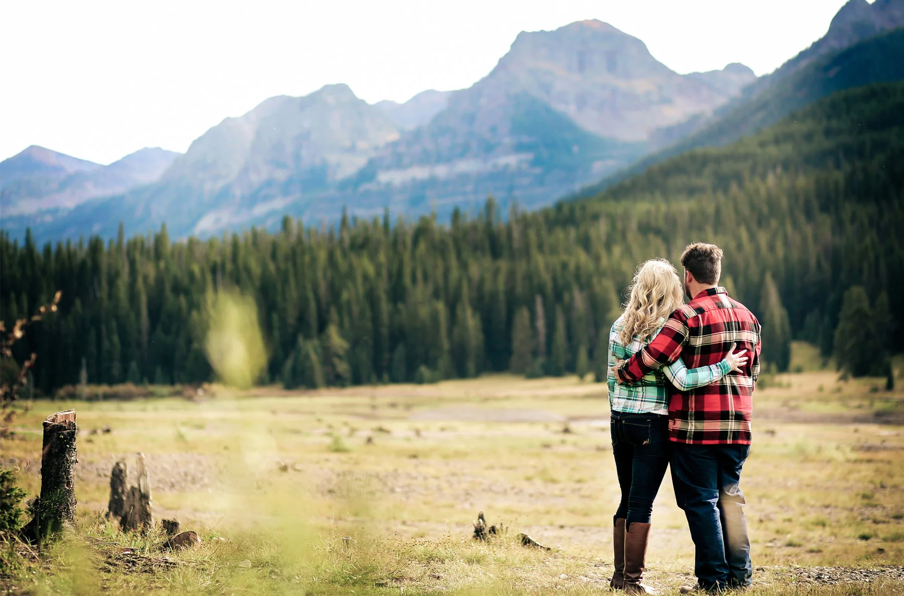 04-Bozeman-Montana-Engagement-Photos-by-Vick-Photography-Destination-Rustic-Mountain-Fields-Molly-&-Carson.jpg