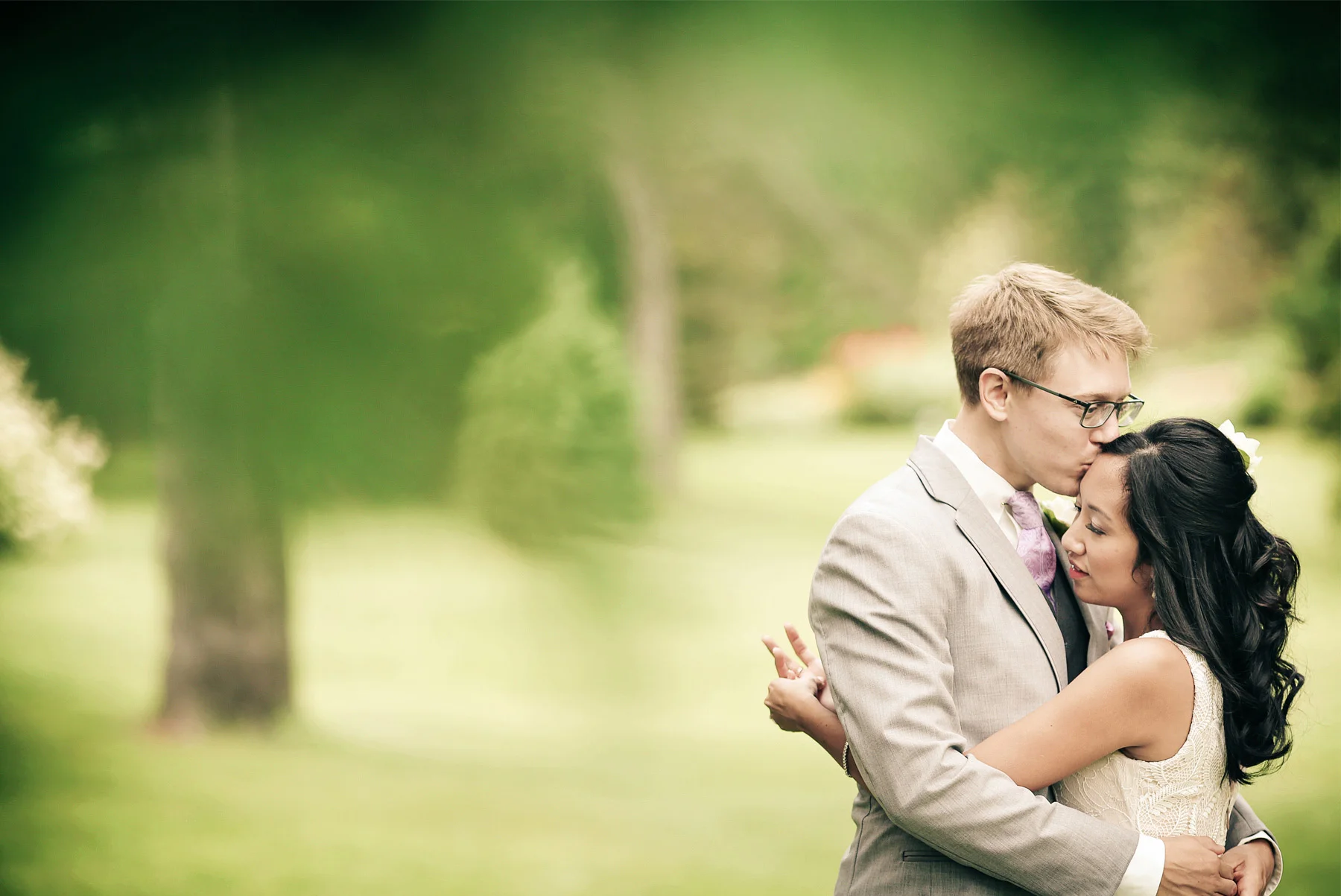 05-Minneapolis-Minnesota-Wedding-Photography-by-Vick-Photography-Garden-First-Look-Daphne-&-Austin.jpg