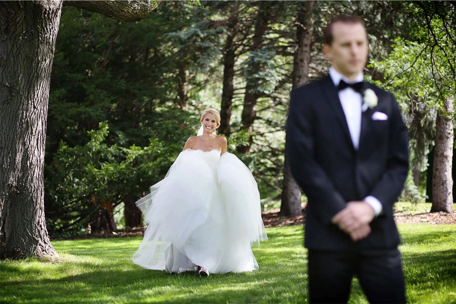 04-Minneapolis-Minnesota-Wedding-Photography-by-Vick-Photography-First-Look-Garden-Sarah-&-Brett.jpg
