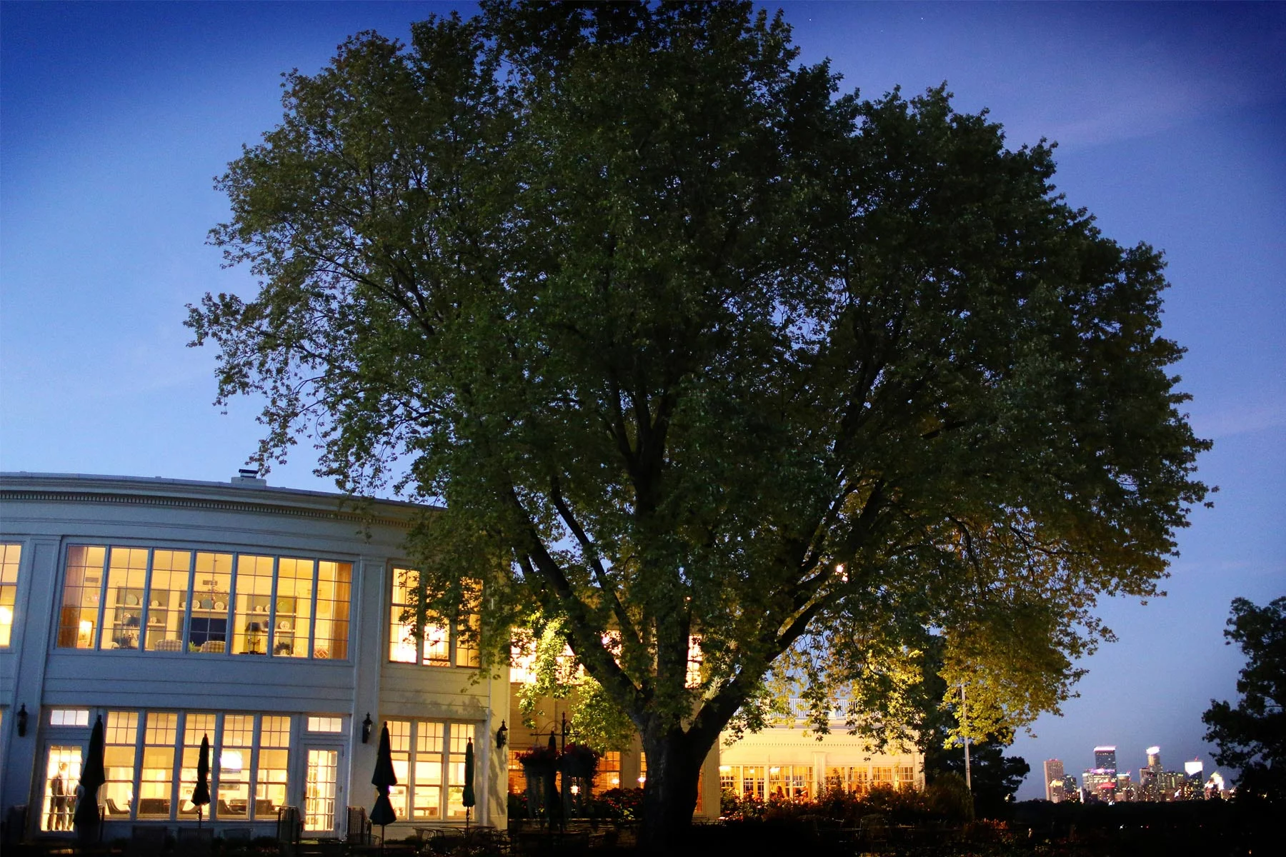 27-Minneapolis-Minnesota-Wedding-Photography-by-Vick-Photography-Minikahda-Country-Club-Sarah-&-Brett.jpg