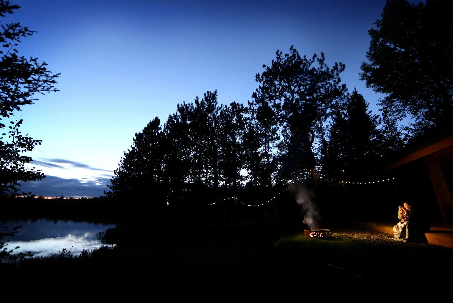 07-Duluth-Minnesota-Engagement-Photography-by-Vick-Photography-Rustic-Woods-Nature-Lake-Destination-Engagement.jpg