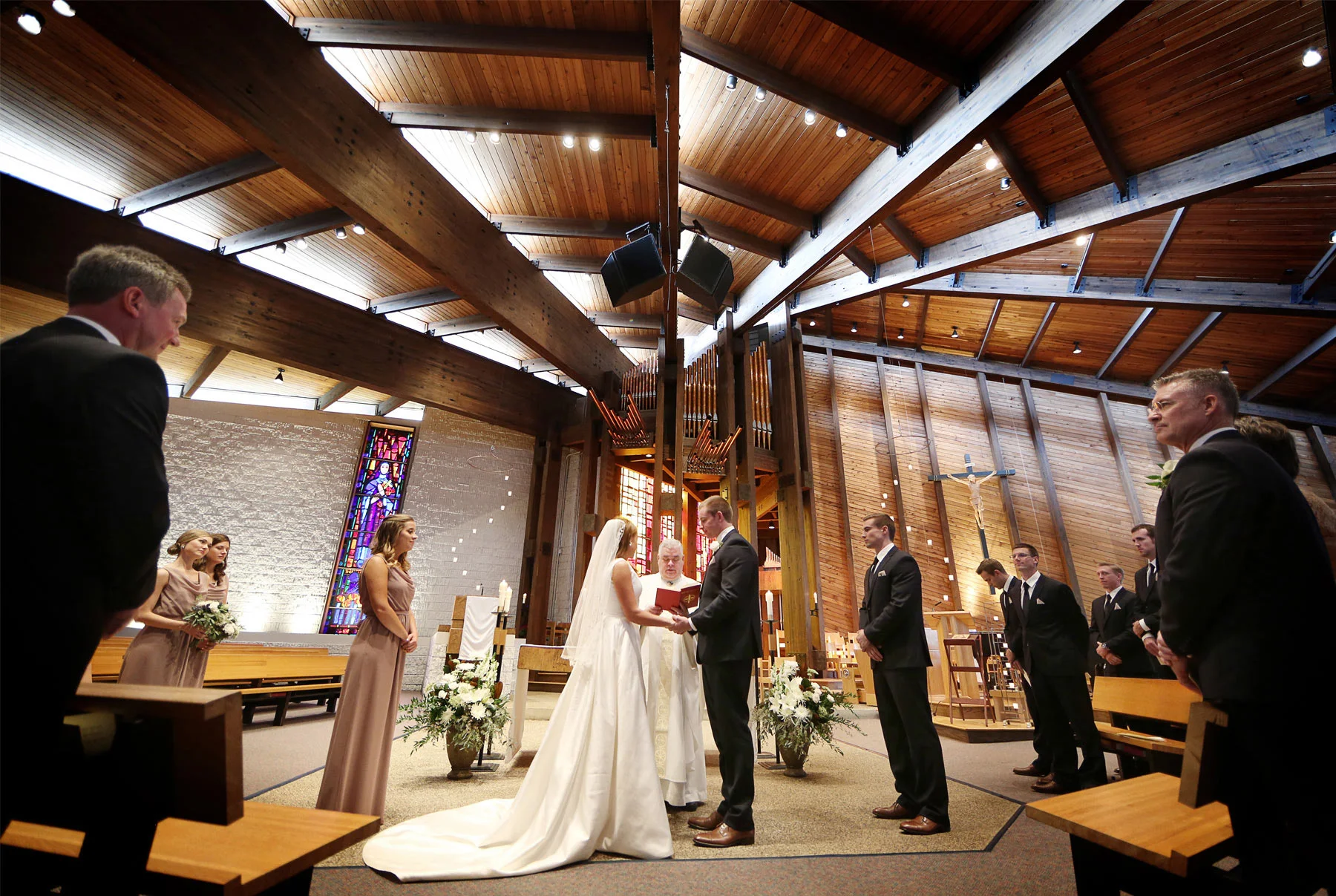 09-Minneapolis-Minnesota-Wedding-Photography-by-Vick-Photography-St-Therese-Church-Ceremony-Elle-and-Tyler.jpg