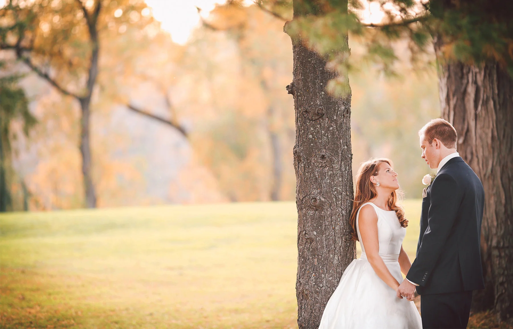 14-Minneapolis-Minnesota-Wedding-Photography-by-Vick-Photography-Woodhill-Country-Club-Golf-Course-Autumn-Fall-Colors-Elle-and-Tyler.jpg