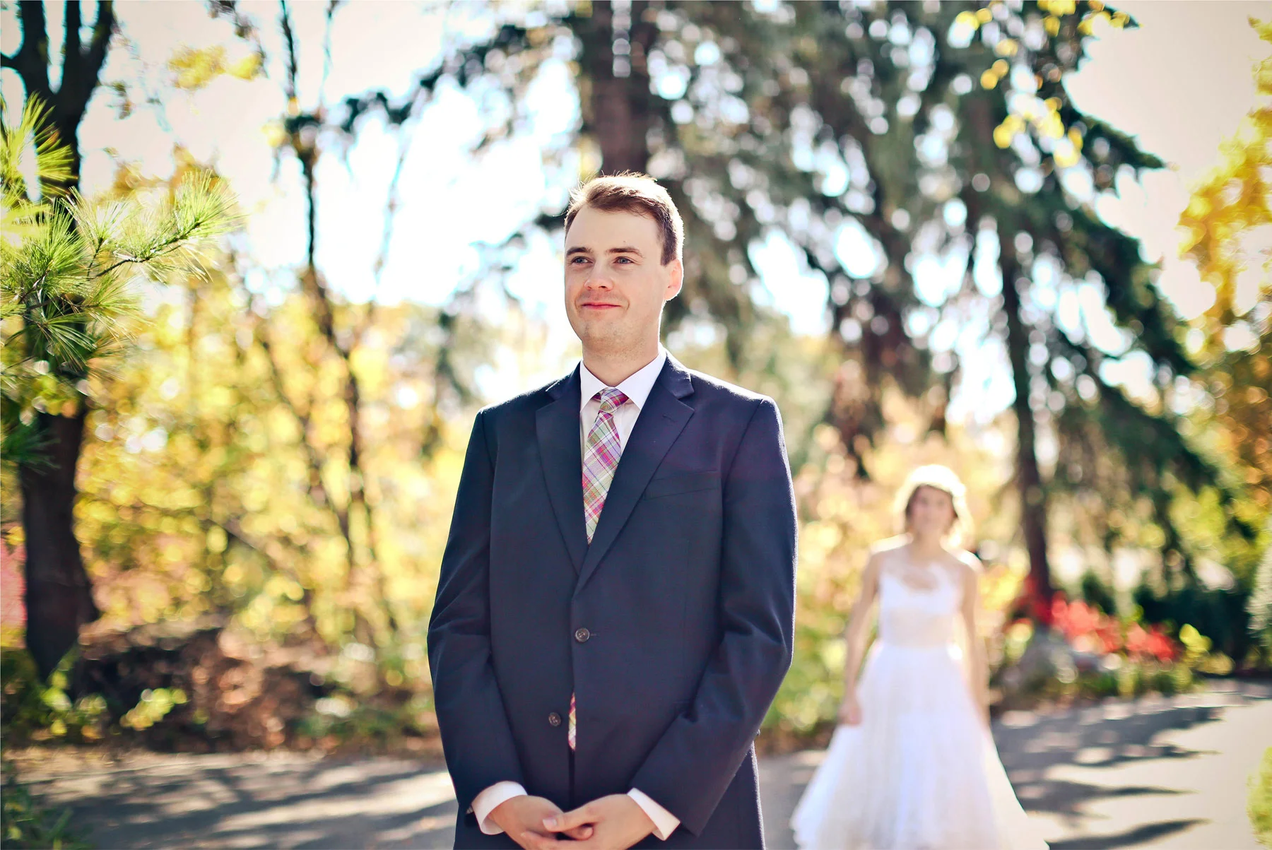 02-Minneapolis-Minnesota-Wedding-Photography-by-Vick-Photography-Fall-Colors-Autumn-Leaves-First-Look-Madeline-&-Matt.jpg
