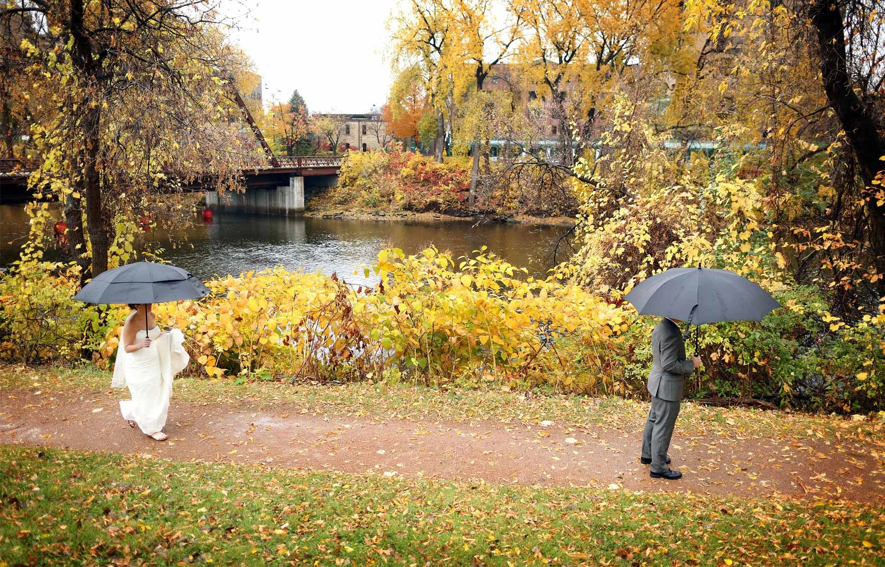 01-Minneapolis-Minnesota-Wedding-Photography-Downtown-Rain-Nicollet-Island-Pavilion-Fall-Colors-Fall-Leaves-Autumn-First-Look-Kalley-and-Ben.jpg