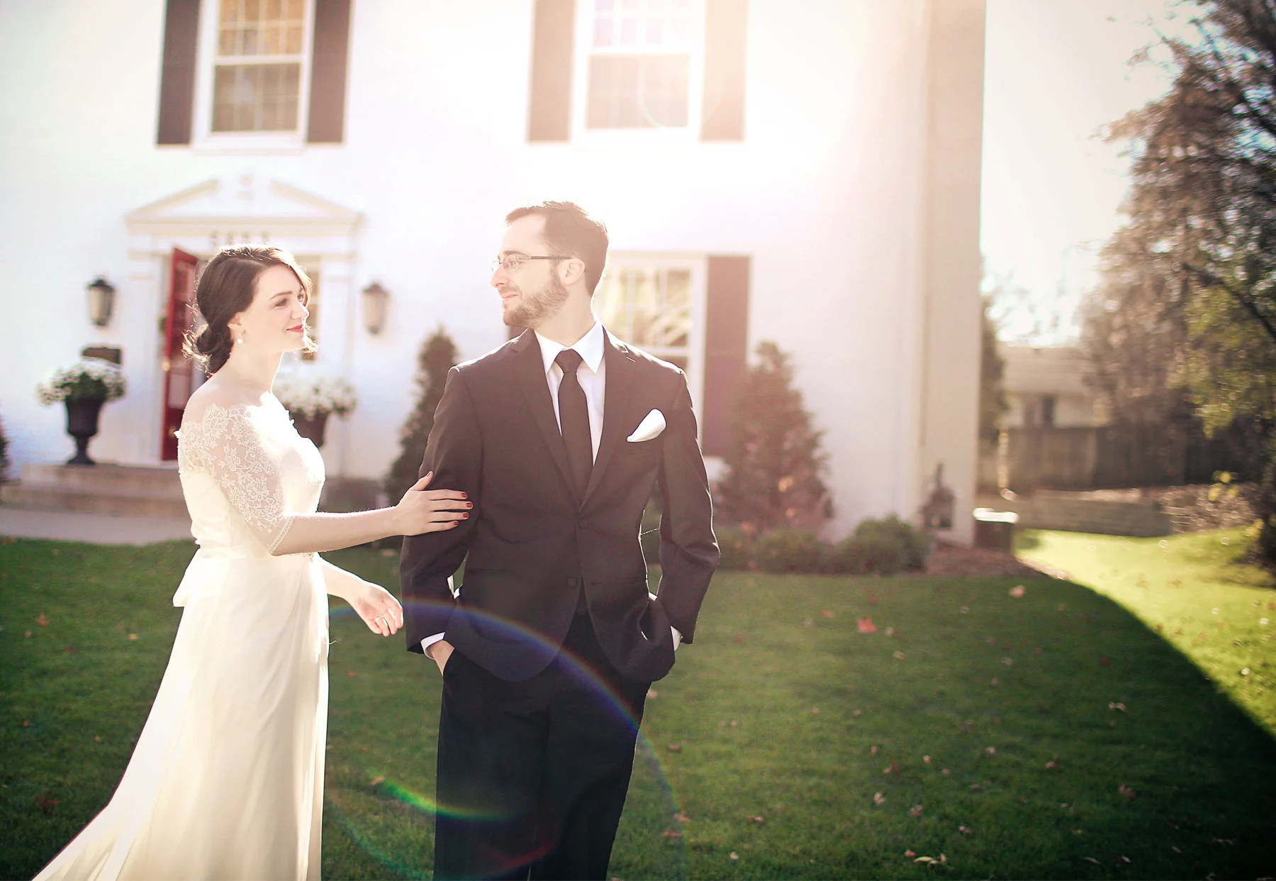 03-Minneapolis-Minnesota-Wedding-Photography-by-Vick-Photography-First-Look-Vintage-Sarah-and-Patrick.jpg