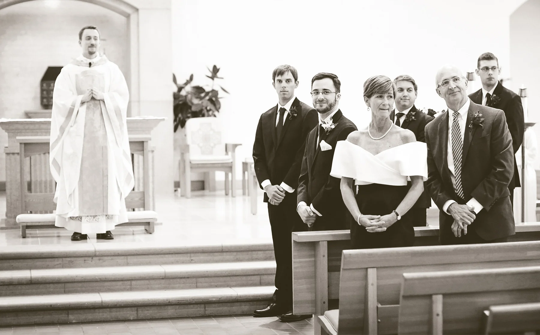 08-Minneapolis-Minnesota-Wedding-Photography-by-Vick-Photography-Our-Lady-of-Grace-Church-Ceremony-Sarah-and-Patrick.jpg