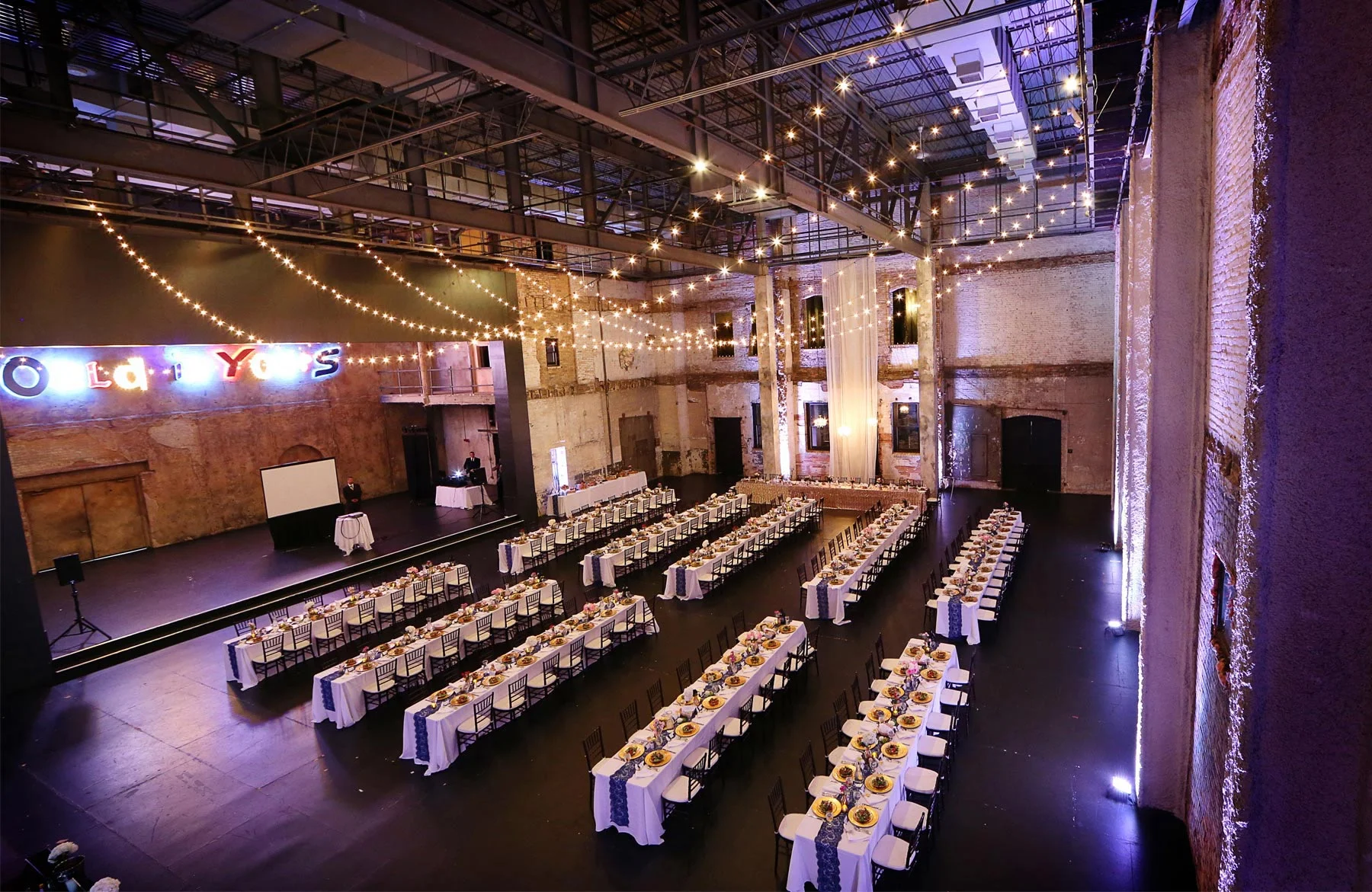 15-Minneapolis-Minnesota-Wedding-Photography-Aria-Reception-Decor-Downtown-Industrial-Heidi-and-Peter.jpg
