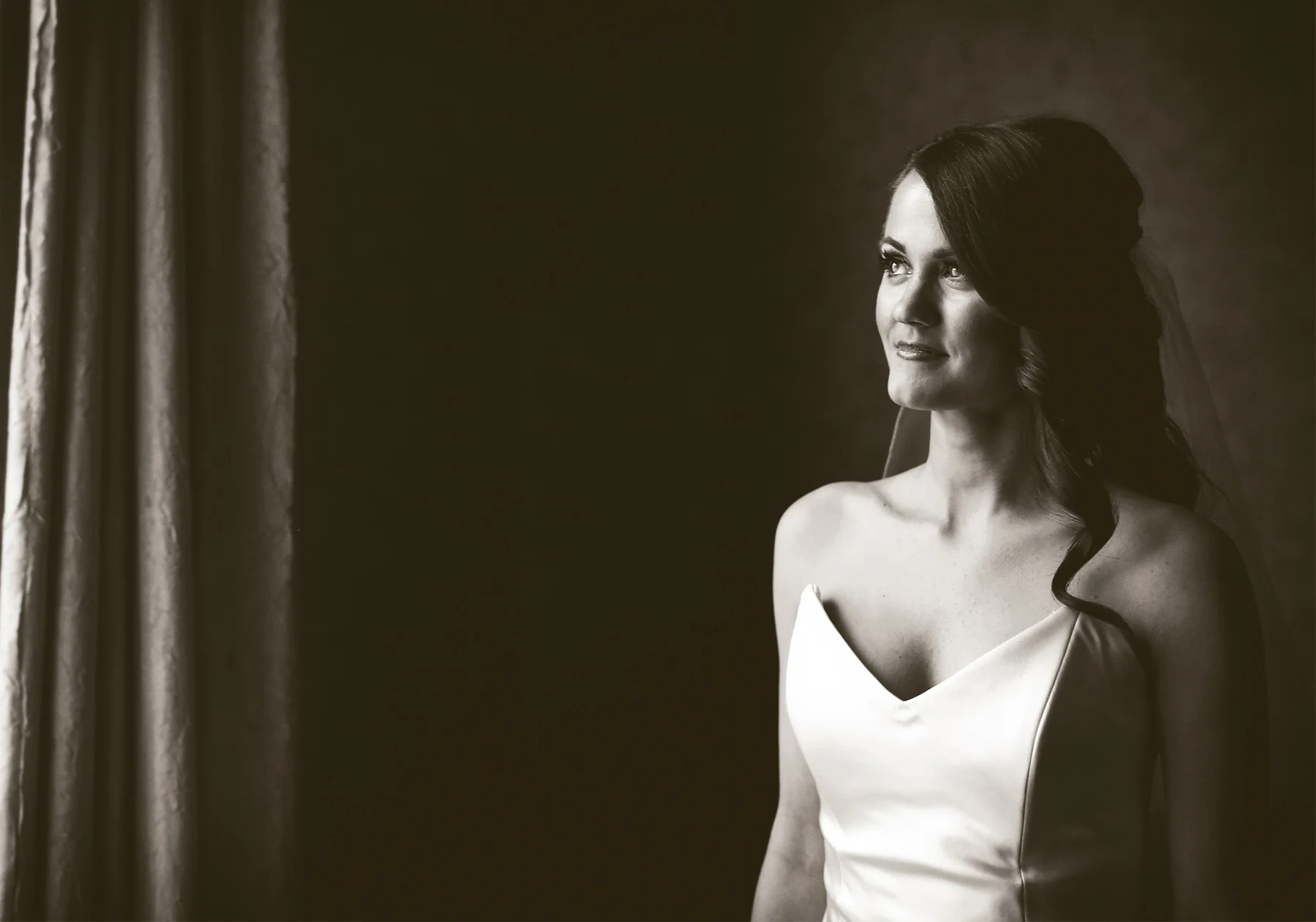 02-Minneapolis-Minnesota-Wedding-Photography-by-Vick-Photography-Downtown-The-Depot-Bride-Dress-Kimberly-and-Robert.jpg