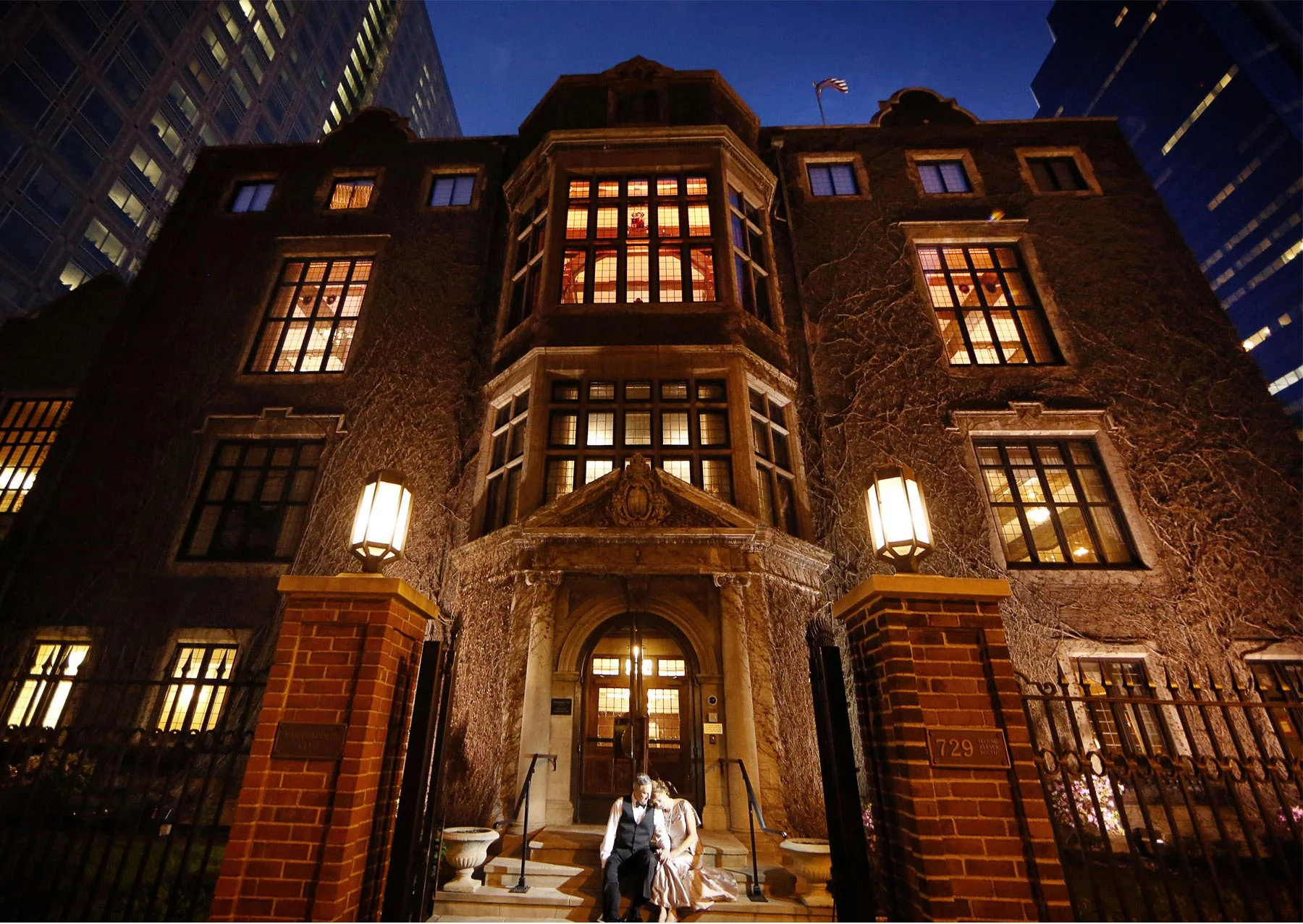 15-Minneapolis-Minnesota-Wedding-Photography-by-Vick-Photography-Downtown-The-Minneapolis-Club-Mansion-Night-Photography-City-Tonia-and-Paul.jpg