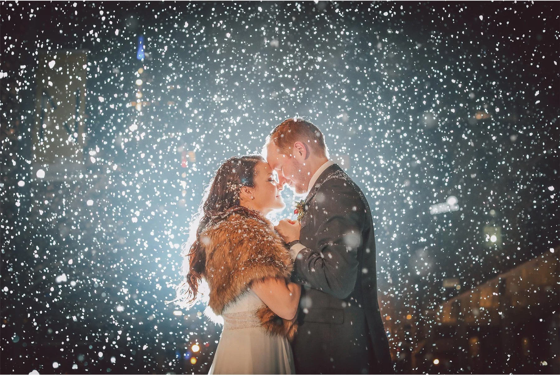 17-Minneapolis-Wedding-Photography-by-Vick-Photography-Snow-Winter-Downtown-Blizzard-Laura-and-Michael.jpg