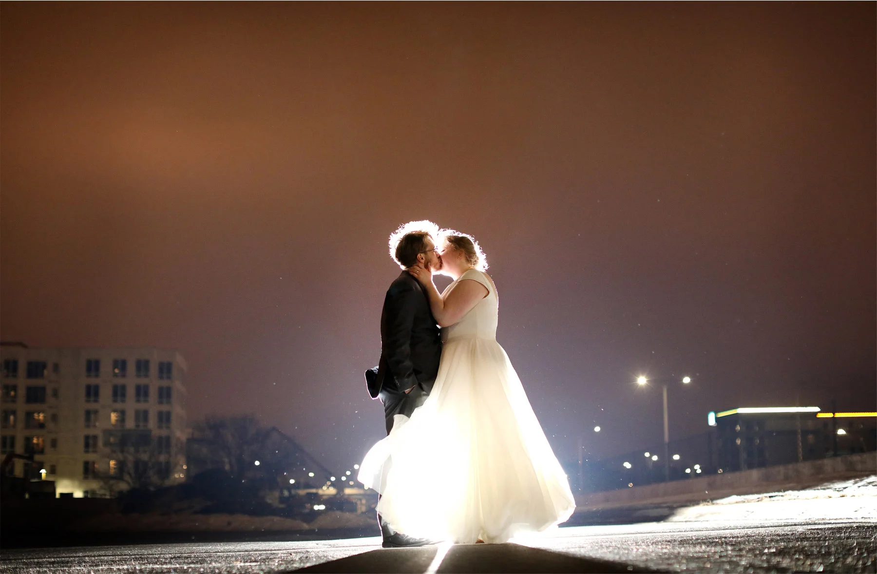 18-Minneapolis-Wedding-Photography-by-Vick-Photography-Skyline-Winter-Wedding-Libby-and-Nathan.jpg