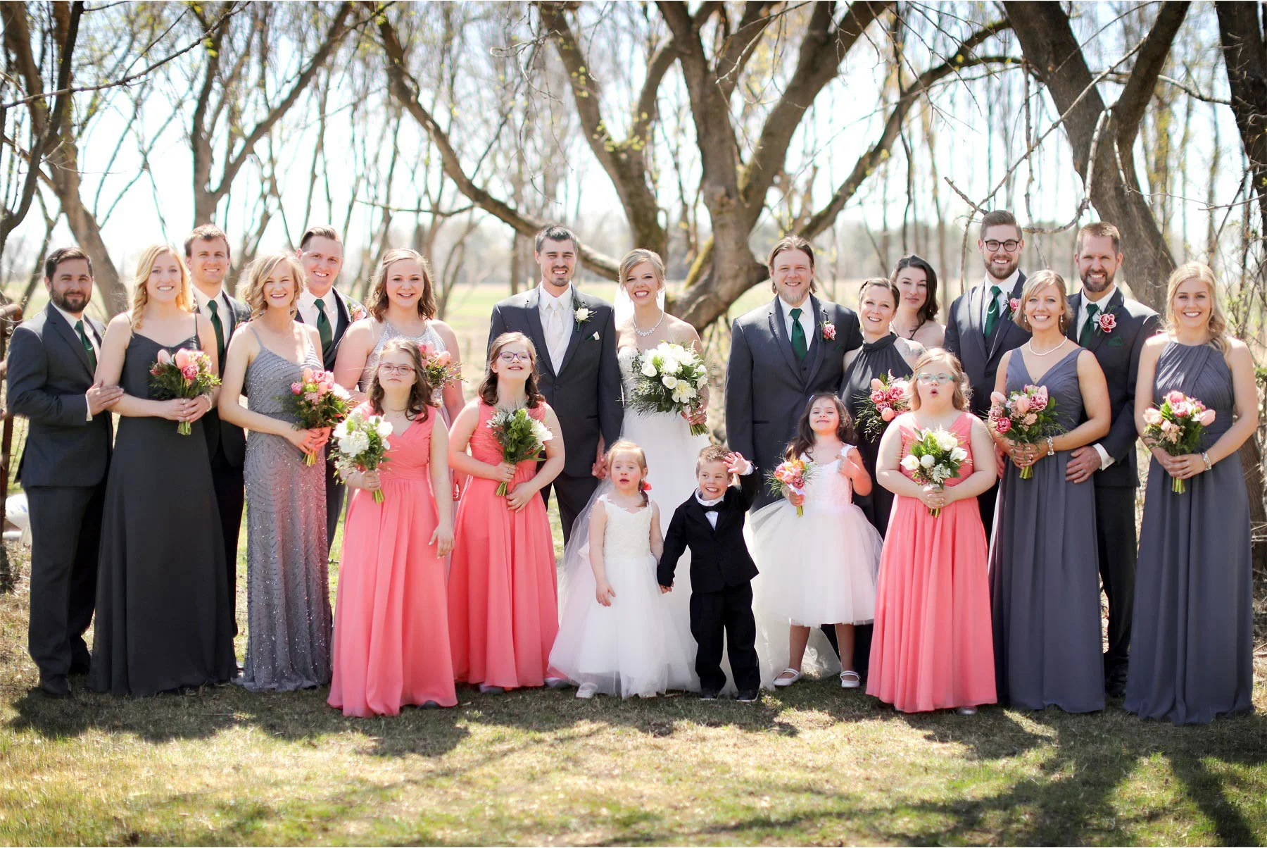 05-Minneapolis-Wedding-Photography-by-Vick-Photography-Wedding-Party-Group-Kasie-and-Joshua.jpg